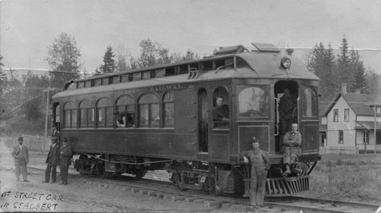 FIRST STREETCAR – The streetcar used on the Edmonton to St. Albert railway was a gas-electric hybrid. The railway lasted only six months