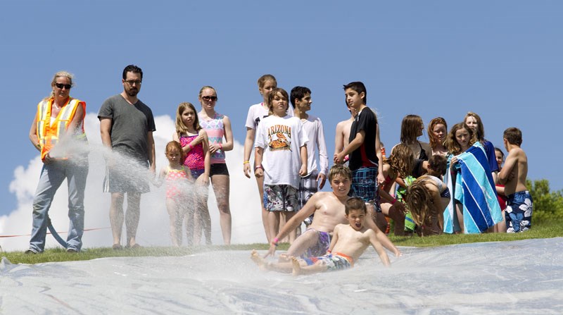 THEY&#8217;RE OFF – Last Saturday&#8217;s Slip&#8217;n on Seven slide event on Seven Hills was organized by BAM.