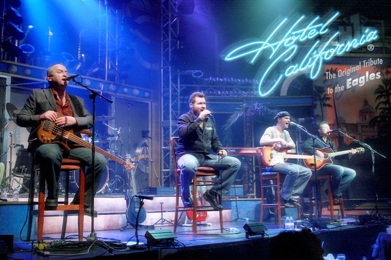 FLY LIKE AN EAGLE – Hotel California