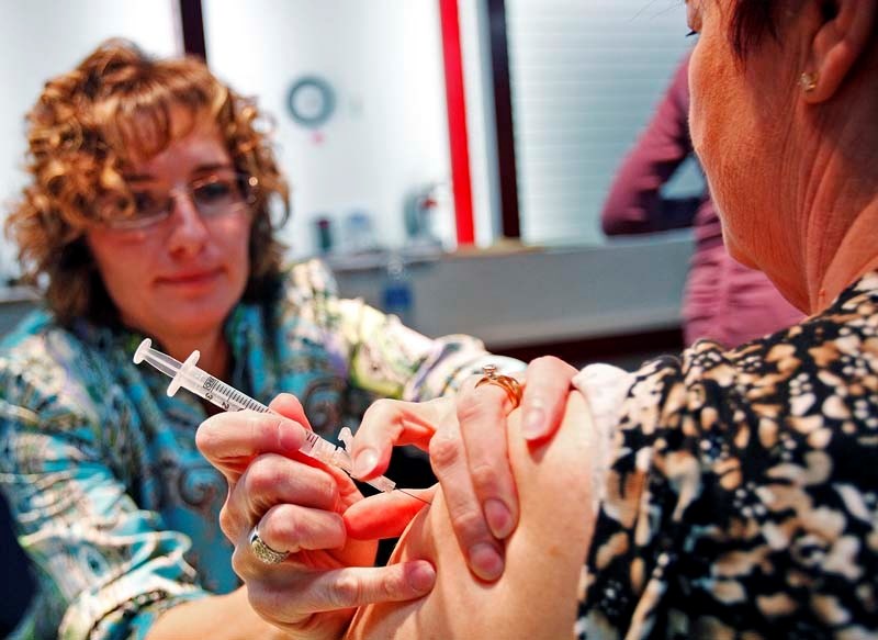 NEEDLES NIGH – Flu vaccination clinics open next week throughout the capital region.