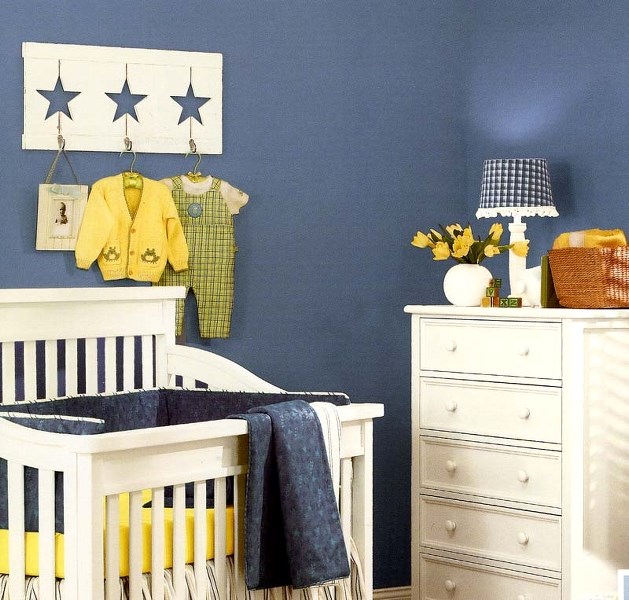HIS – Blue-greys are a trendy colour for little boys&#8217; rooms