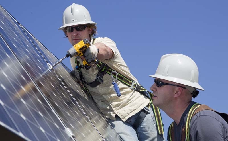 SOLAR TALK – A new study shows that snow accumulation doesn&#8217;t have a huge impact on the performance of solar panels.