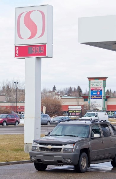 GOING DOWN &#8211; Gas prices went down on Thursday around the city