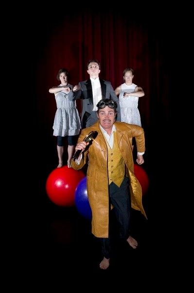 MIND EXPLORER – John Ullyatt is an inquisitive doctor who&#8217;s able to travel into the mind in Firefly Theatre&#8217;s Craniatrium.