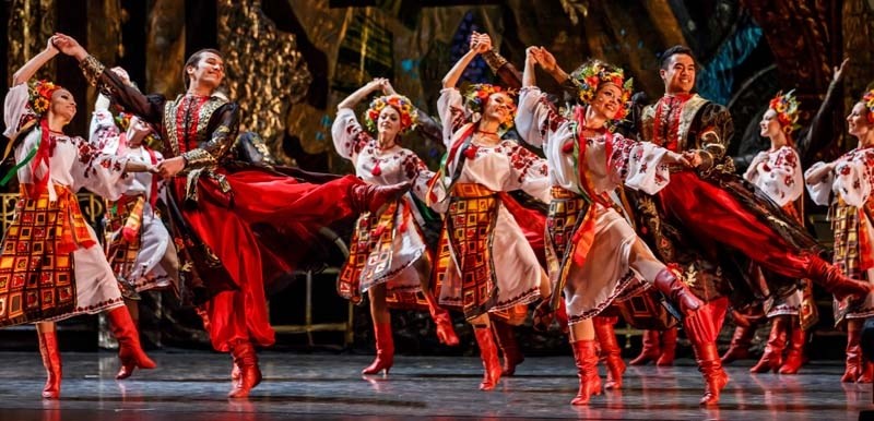 STORY THROUGH MOVEMENT – Clara&#8217;s Dream tells the story of The Nutcracker through Ukrainian dance.