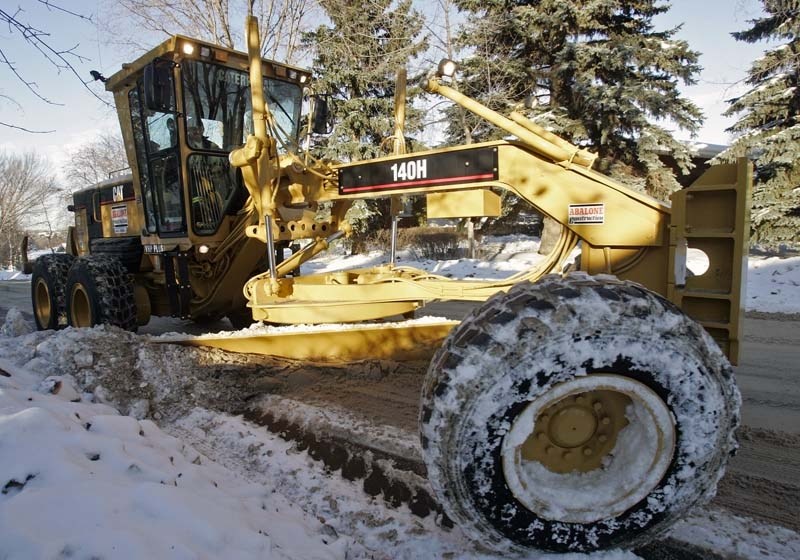 GRADER GOOD – Graders and other equipment will begin clearing snow from residential streets on Friday morning.