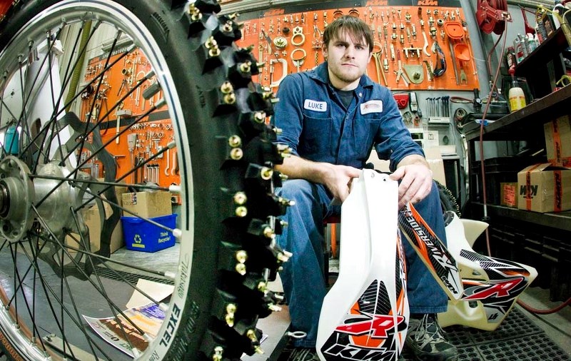 ICE RACER – Veteran ice rider Luke Sydor preps his bike for the Numb Bum 24 – the world&#8217;s longest