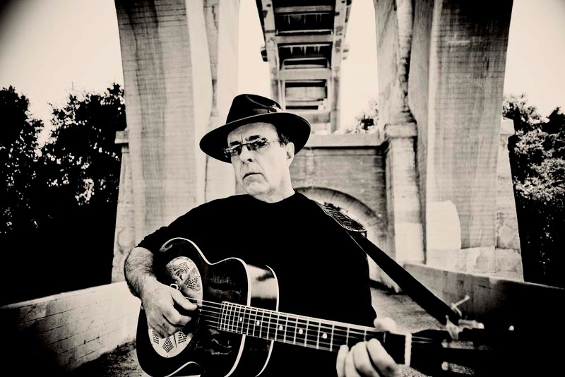 FEW TICKETS LEFT – Tom Russell performs at the Arden Theatre on Thursday