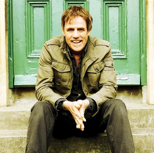 BOSS FAN – Singer-songwriter Martyn Joseph