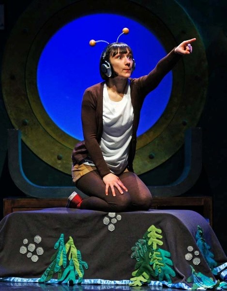 WHALE-WIDE TRAVELS – Snail and the Whale tells the story of a snail that catches a ride on a whale&#8217;s tail in order to see the world.