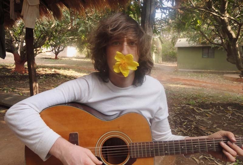 BOURBON IDOL – Singer-songwriter Stephen Lecky