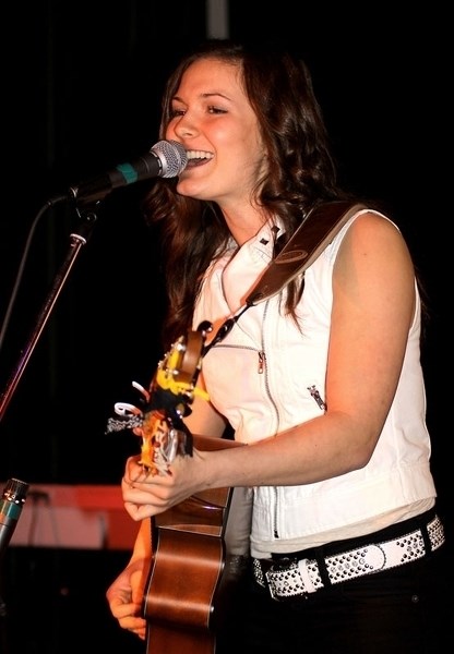 St. Albert singer-songwriter Julia Nicholson