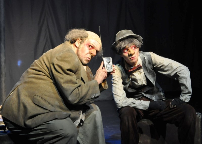 Sophie Bech and Louis Fortier ratchet up the clown humour in Le Destin tragic-comique de Tubby et Nottubby running at L&#8217;UniThéâtre from Jan. 29 to Feb. 1.