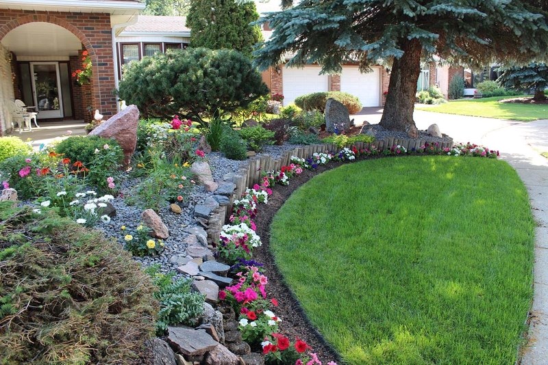 This home on Glen Meadow Crescent won the Best Overall Front Yard category for the Grandin neighbourhood in last year&#8217;s Cultivating Front Yards contest.