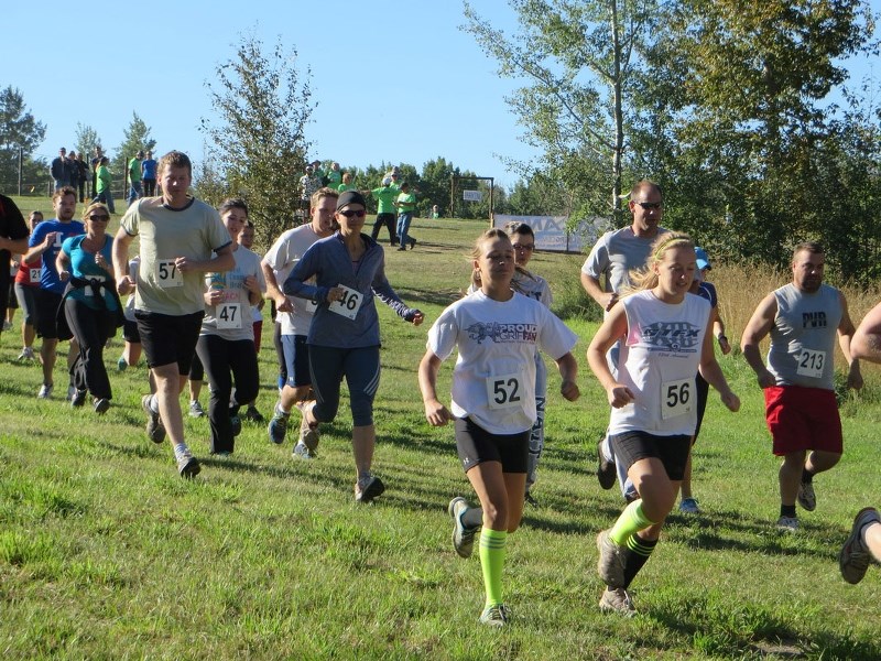 Participants run during last year&#8217;s Hearth Attack fundraiser race.
