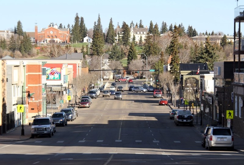 Visitors to St. Albert&#8217;s downtown will soon parallel park again