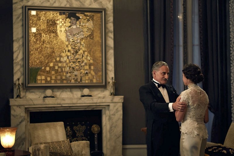 Helen Mirren and Ryan Reynolds try to right an historical and cultural wrong in Woman in Gold.