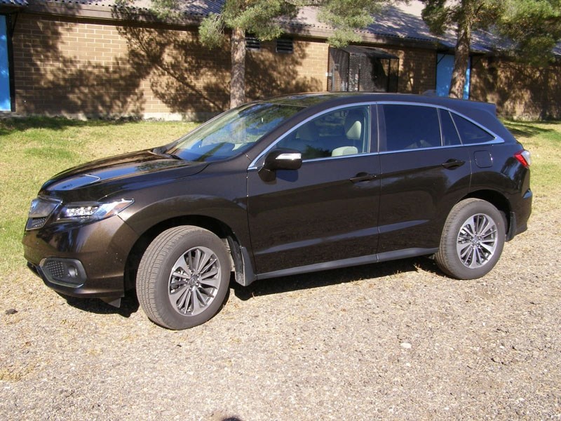 The Acura RDX Elite has been refreshed for the 2016 model year and offers even better value since its launch in the Canadian market in 2007.