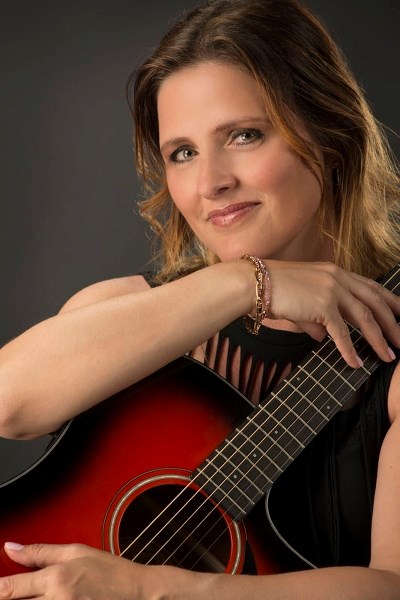 Koreen Perry and her band headline the stage at LB&#8217;s Pub on Friday