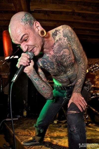 Frontman Dan Izzo and the Spastic Panthers give their last energetic Edmonton area concert on Saturday