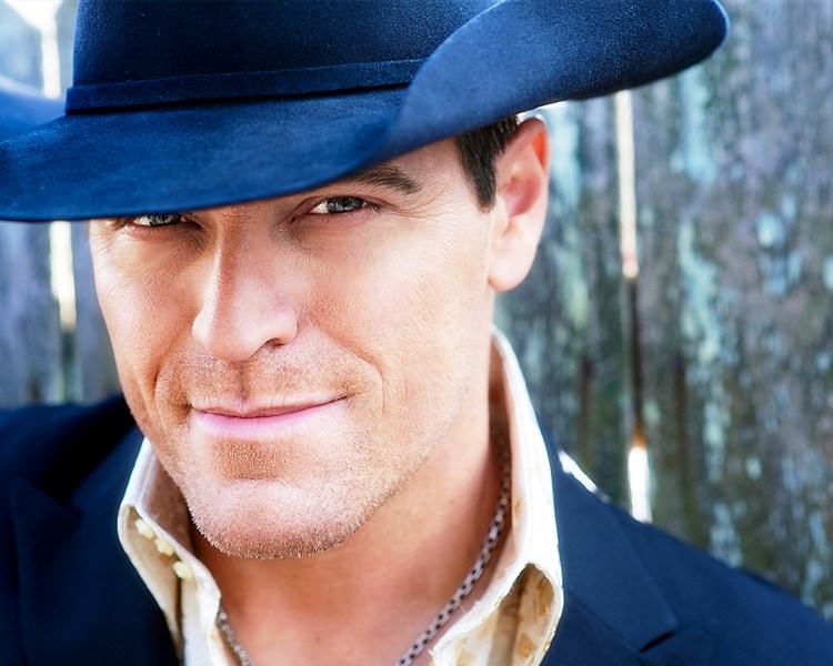 As part of his Jekyll and Nothing to Hide Tour