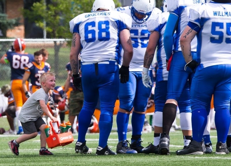 H20 BREAK â€“ With the help of water boy Taveon Barnes