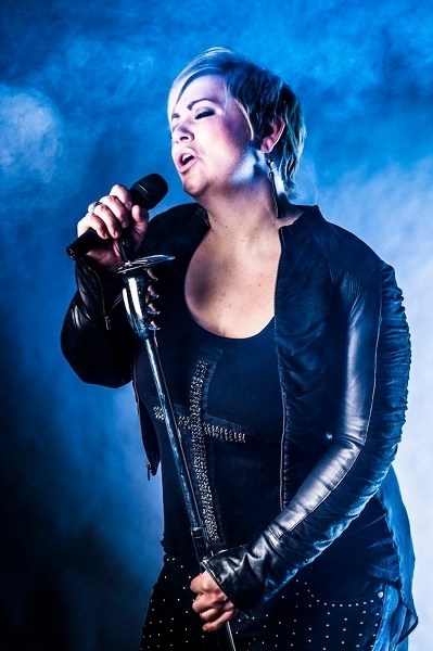 An edgier Samantha King sings her last public show at LB&#8217;s Pub in St. Albert on Saturday