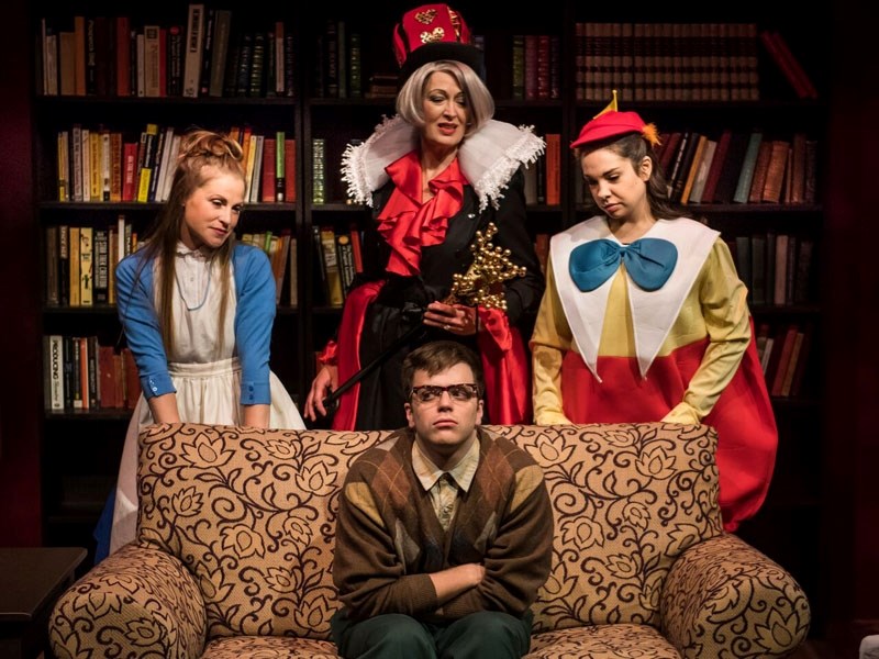 Amber Bissonnette (Alice)
