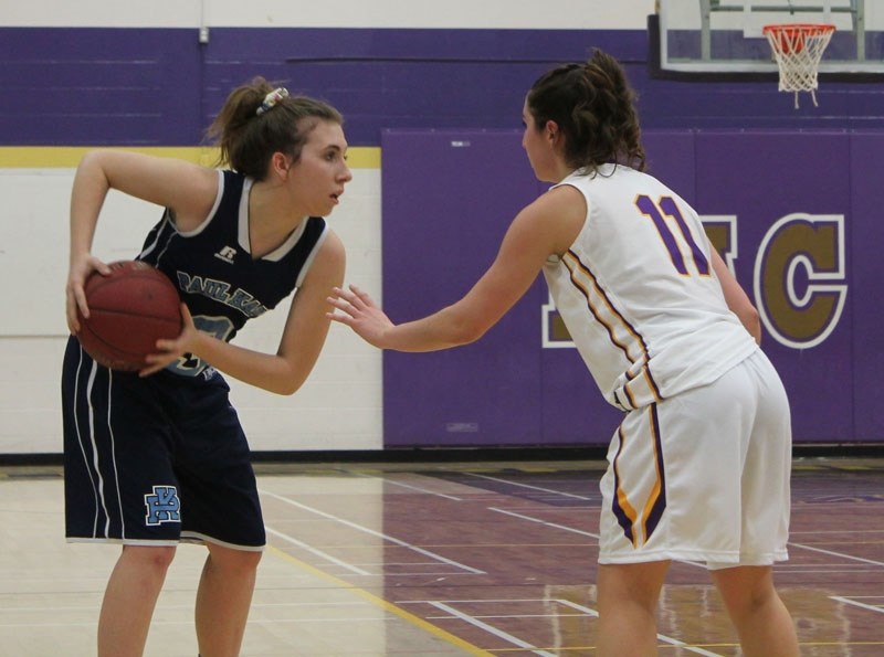 FLOOR GENERAL â€“ Allie Hunder