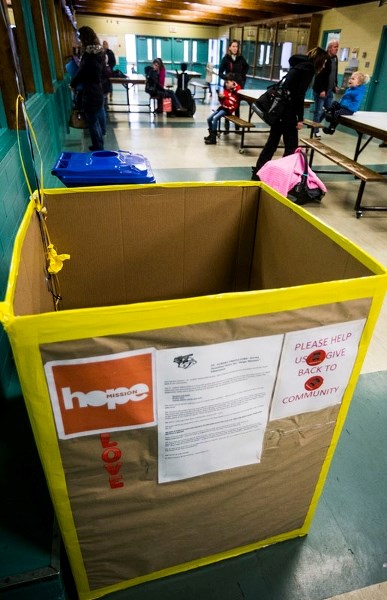 The Peewee Predators hockey team has been collecting winter wear and blankets for Hope Mission since the start of January.
