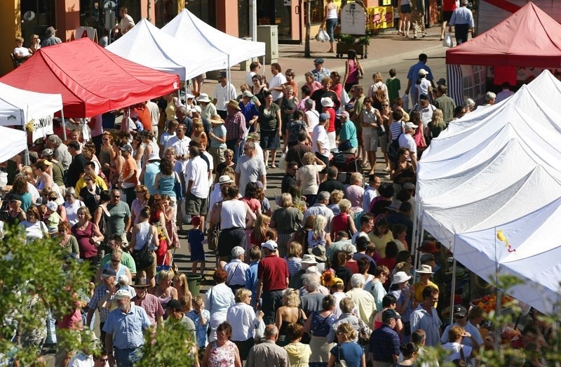 COUNTING A CROWD – How many people take in St. Albert&#8217;s weekly farmers&#8217; market? Automated sensors could potentially provide fast