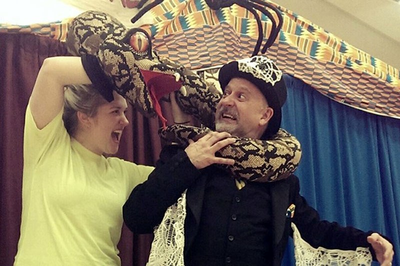 The spider Anansi cleverly confronts the buffalo eating python and defeats it using the snake&#8217;s own vanity against him in Anansi&#8217;s Gift of Stories at Morinville