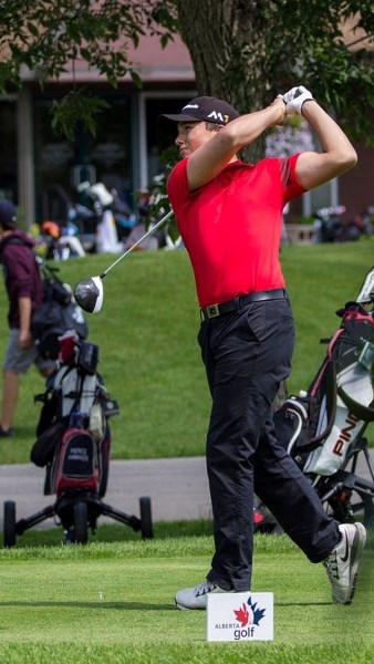TEEING IT UP – James Robillard