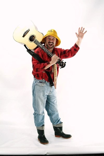 Comedy storyteller and musician Jimmy Flynn