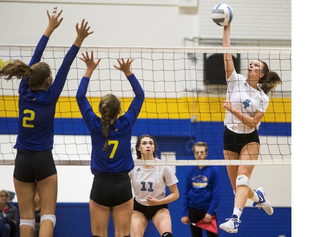 2309 volleyball CC 6964