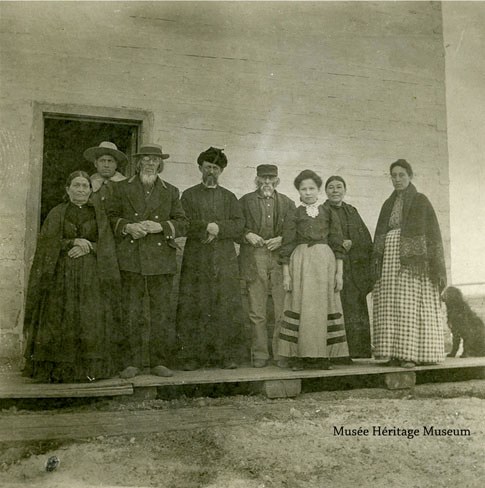 Callihoo family, [1890 1910].