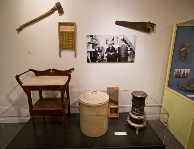 michel band exhibit CC 5904.eps