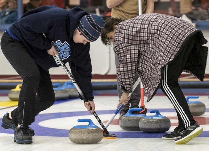 0212 curling DR143