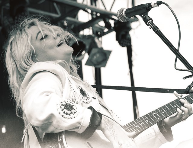 2802 seven music elle king 1