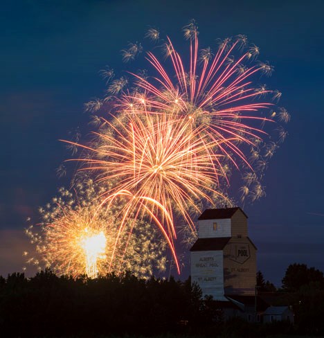 CanadaDayFireworksDR46