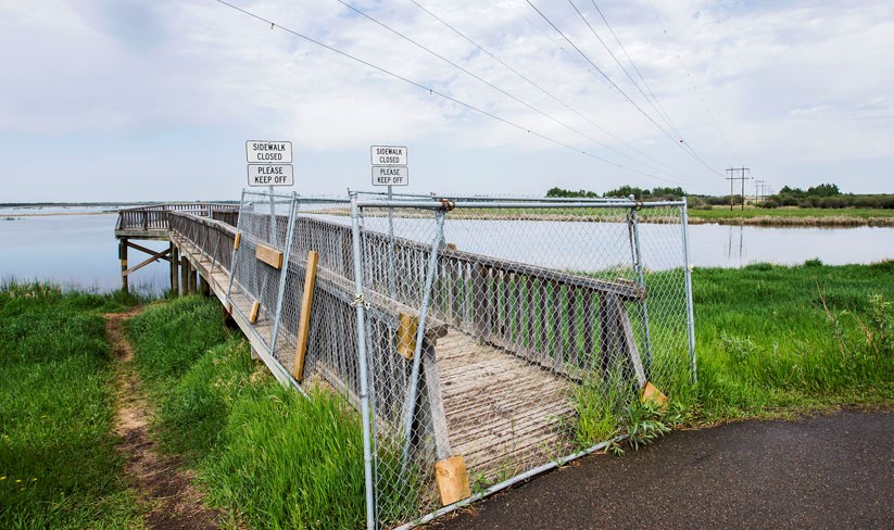 SA bless platform and powerlines CC 1644.eps