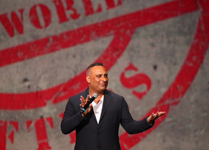 1807 Chatter ab WEB Russell Peters
