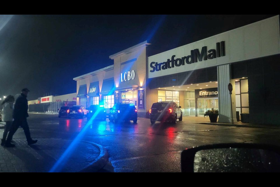 Stratford police responded to a smash and grab robbery last night. 