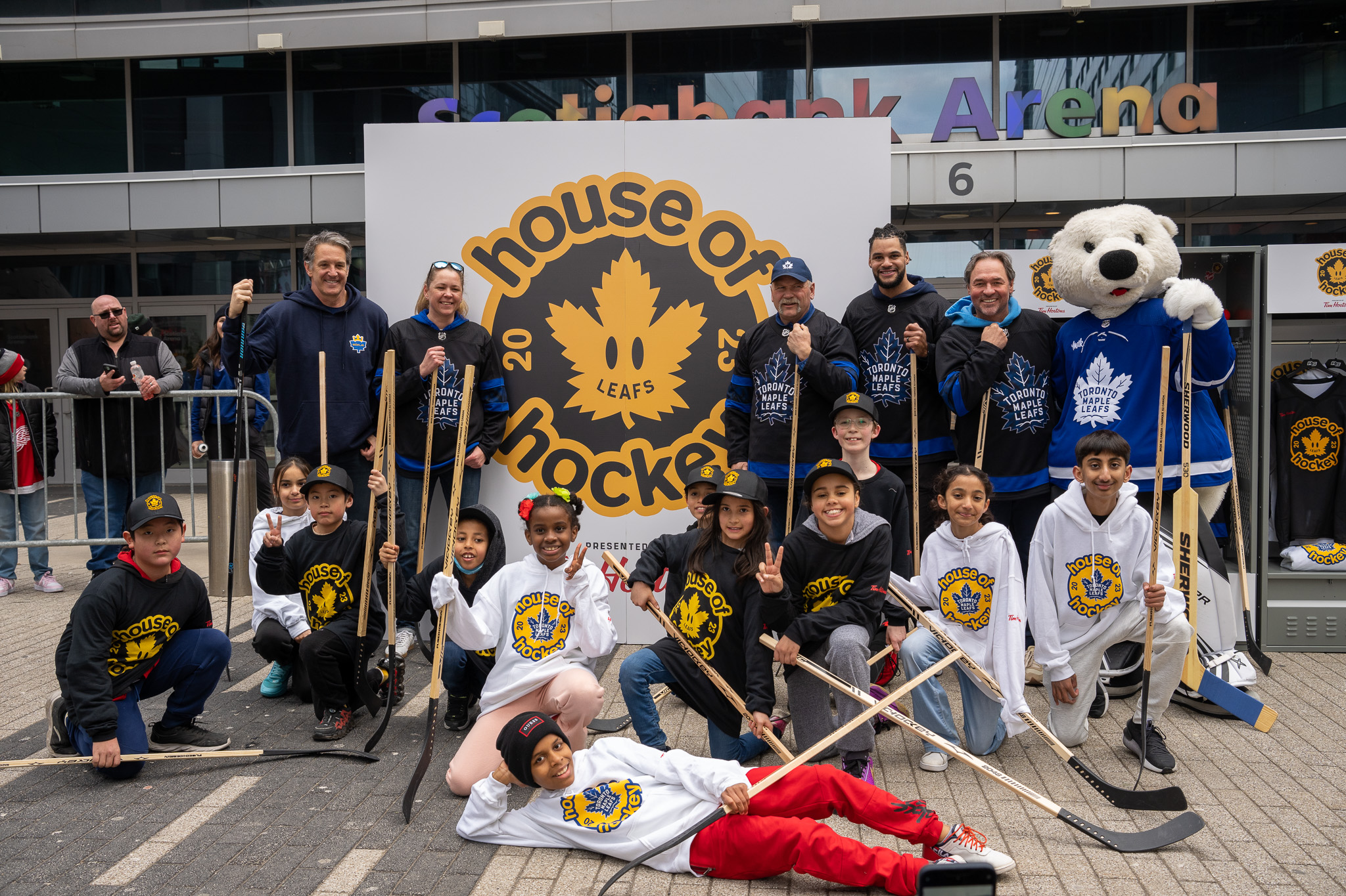 Justin Bieber Hockey Jersey for Toronto Maple Leafs: Where to Buy