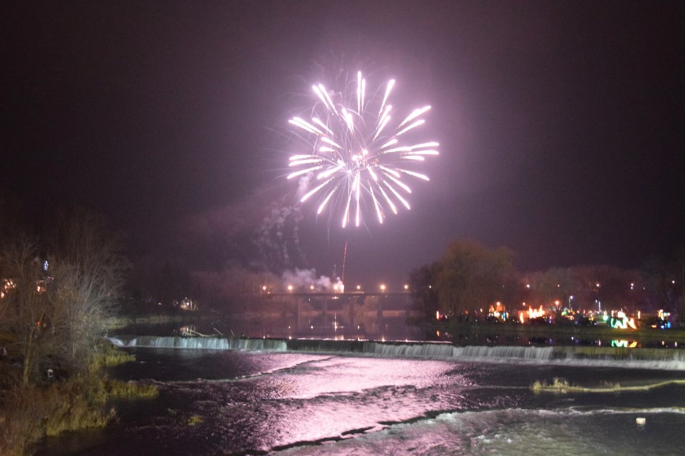 20221231fireworksstmarysrc