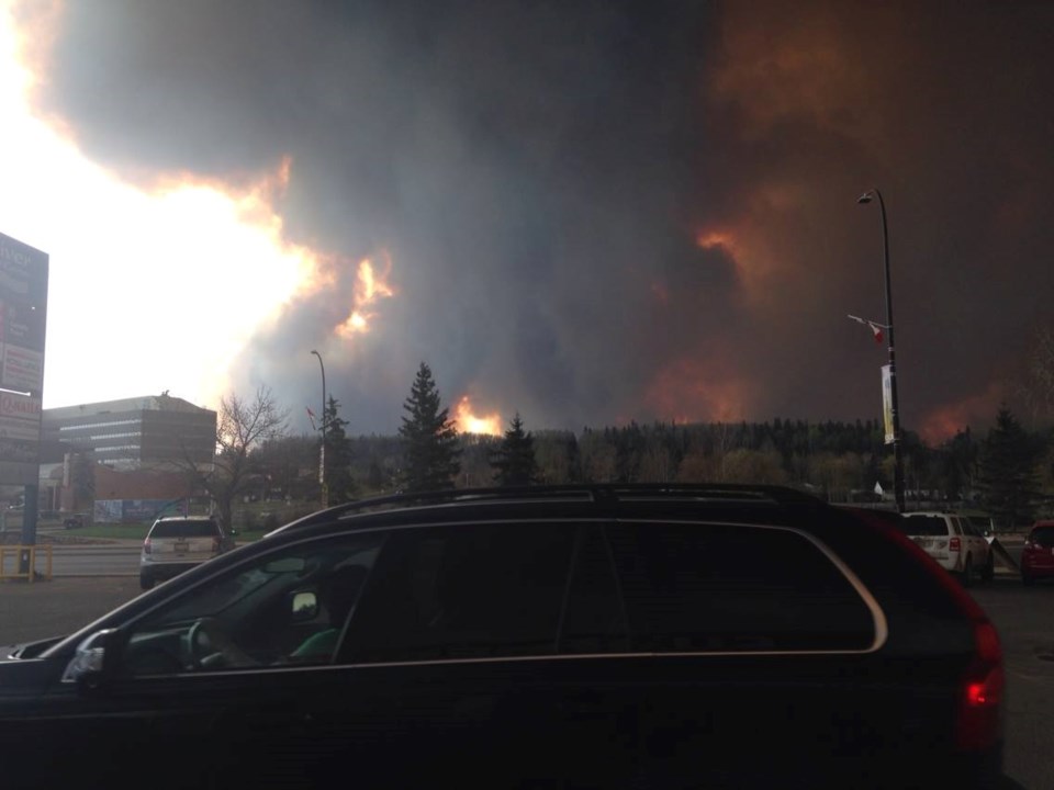 040516_fortmacfire_gallery1