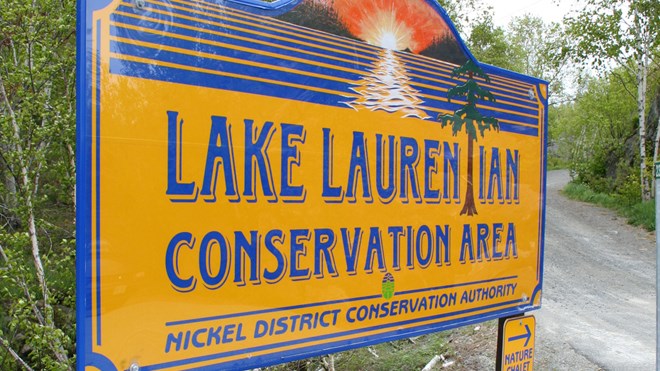 100716_Laurentian_Lake_Sign