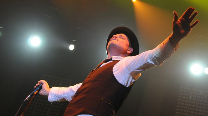 250516_2013_tragically_hip_downie-featured2