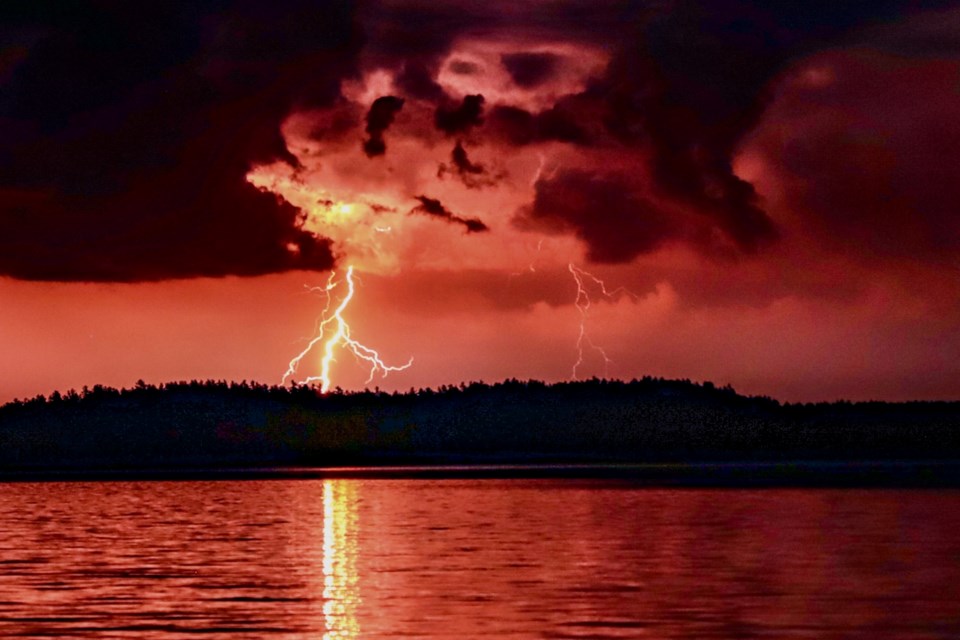010622_graham fielding storm lightning 2