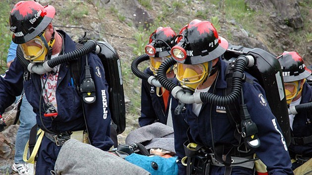 110215_Mine_rescue4